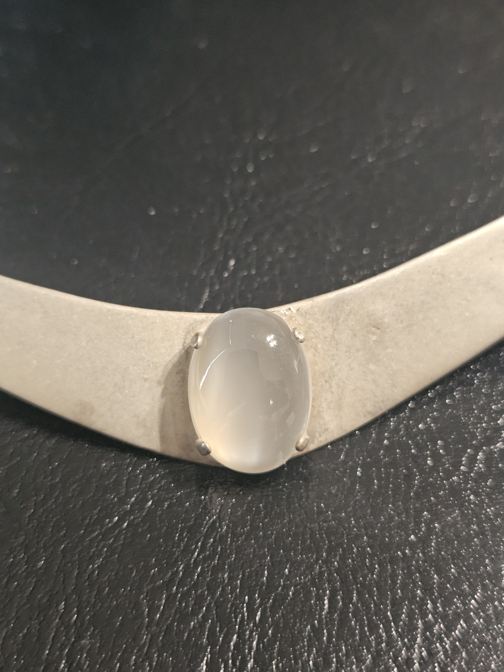 Sterling Silver Collar With Cat's Eye Moonstone - Picture 7 of 12